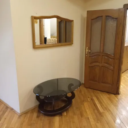 Apartamento Doba - центр 3 кім 10 місць з двома кондиціонерами ! *