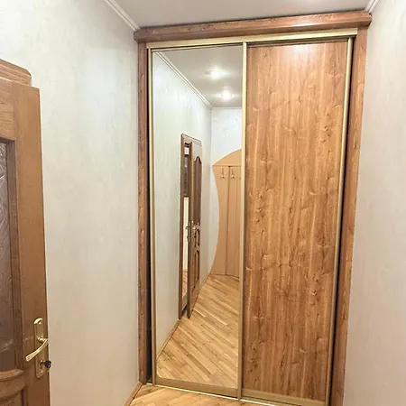 Doba - центр 3 кім 10 місць з двома кондиціонерами ! Apartamento *